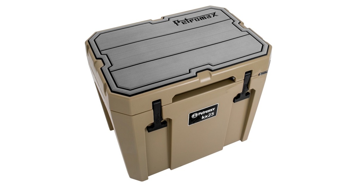 Petromax Haft-Auflage für Petromax Kühlbox kx25, Abdeckung(grau, mit Linienstruktur und Schriftzug)