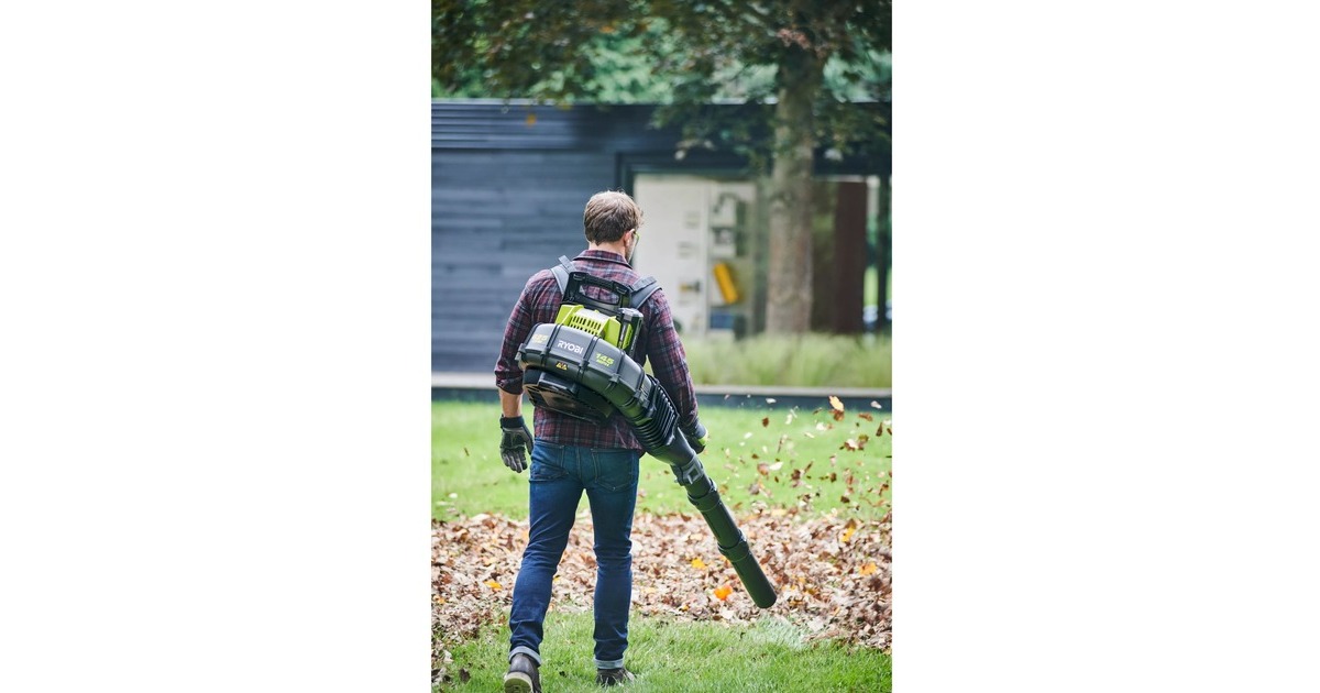 Ryobi MAX POWER Akku-Laubgebläse RY36BPXA-0 mit Tragegeschirr, 36Volt(grün/schwarz, ohne Akku und Ladegerät)