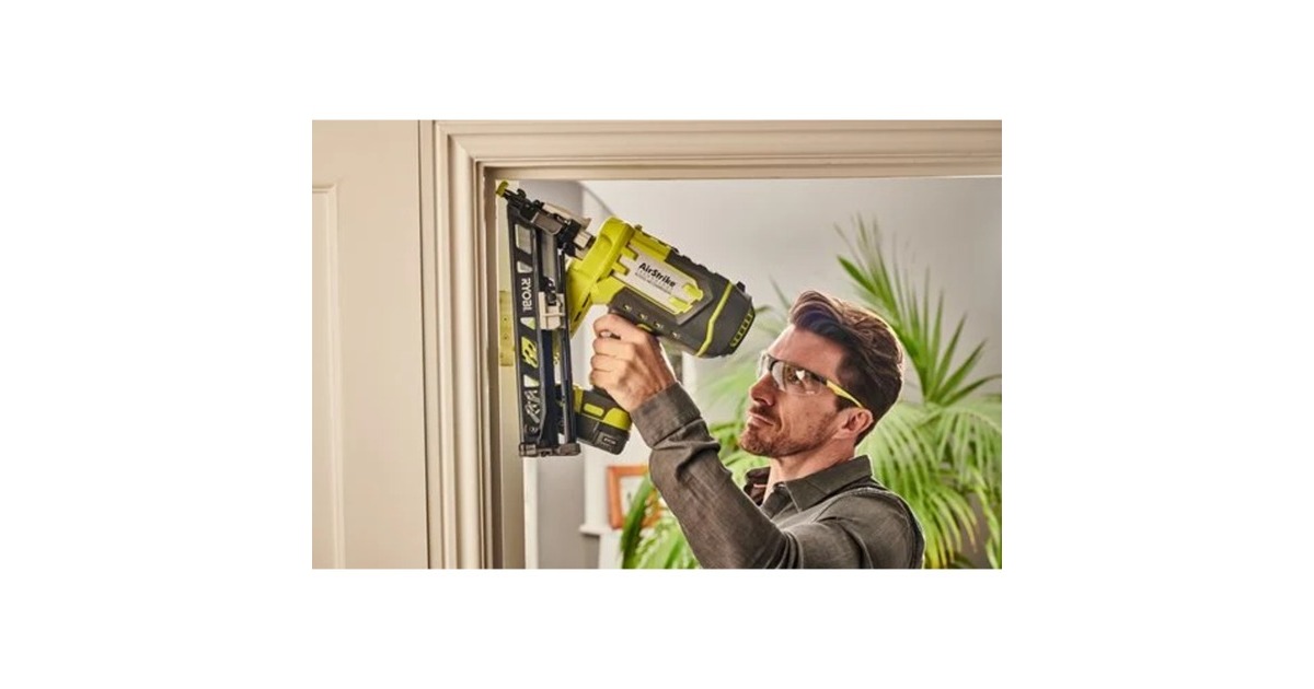 Ryobi ONE+ Akku-Nagler R15GN18-0, 18Volt(grün/schwarz, ohne Akku und Ladegerät)