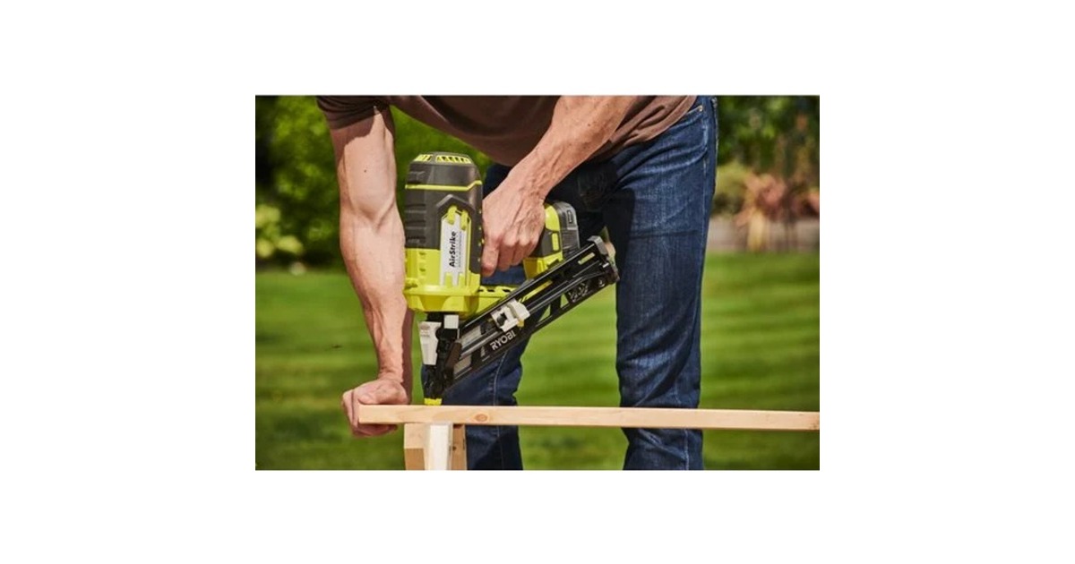 Ryobi ONE+ Akku-Nagler R15GN18-0, 18Volt(grün/schwarz, ohne Akku und Ladegerät)