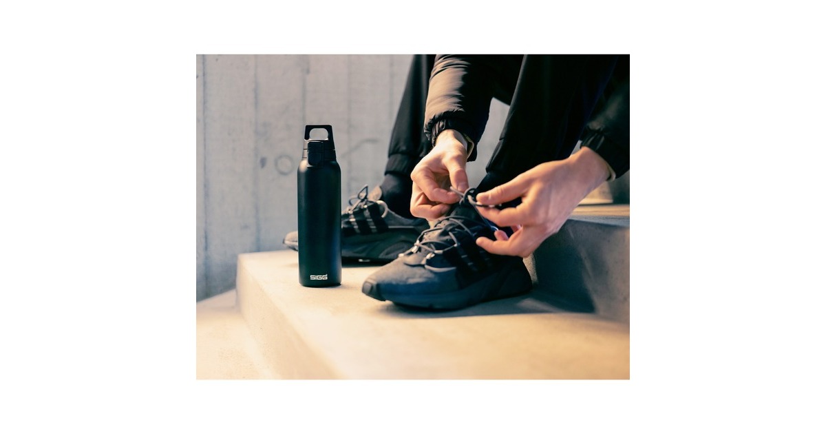 SIGG Hot & Cold One Light Black 0,55 Liter, Thermosflasche(schwarz)