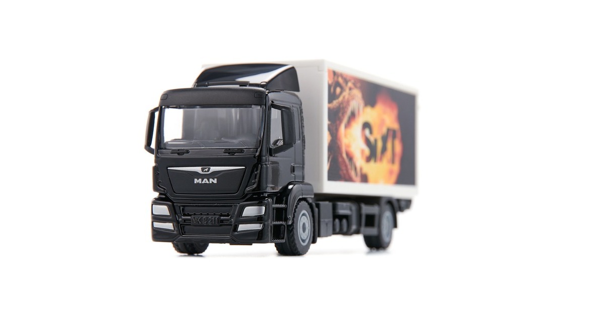 SIKU SUPER MAN LKW mit Kofferaufbau, Modellfahrzeug
