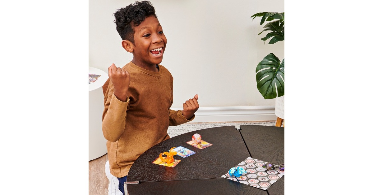 Spin Master Bakugan Evolutions Starter-Pack mit 3 Bakugan, Geschicklichkeitsspiel(mit Ultra Aquos Howlkor, Basic Pyrus Pegatrix, Basic Aquos Colossus)