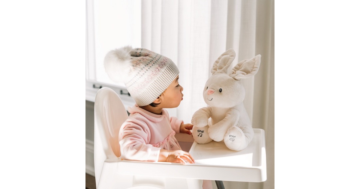 Spin Master GUND Flora, das singende und sprechende Häschen, Kuscheltier