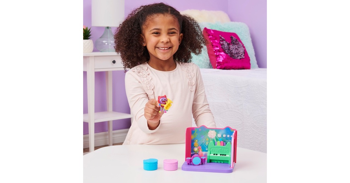 Spin Master Gabby's Dollhouse Deluxe Room – Groovy Music Room, Kulisse
