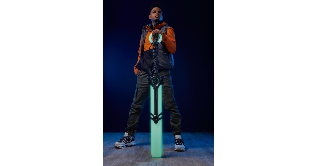 Spin Master League of Legends, lebensgroßer Schläger von Ekko, Rollenspiel(über 90cm groß mit mehr als 15 legendären Lichtern und Geräuschen, hochwertiges Cosplay, Sockel, Champion Collection)