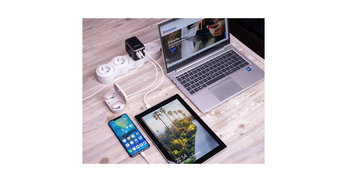 Verbatim Universal-Reiseadapter UTA-04, Reisestecker(schwarz/silber, 3x USB-A, 2x USB-C) Verbatim Universal-Reiseadapter UTA-04, Reisestecker(schwarz/silber, 3x USB-A, 2x USB-C)