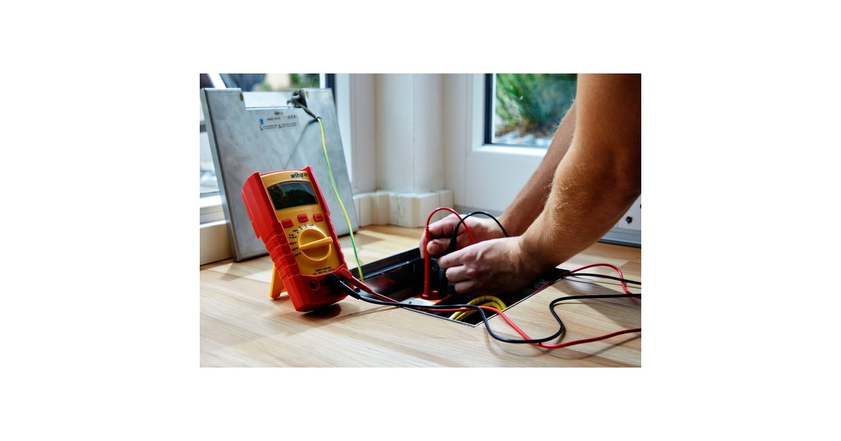 Wiha Digitales Multimeter 45215, bis 1.000 V AC, CAT IV, Messgerät(rot/gelb)
