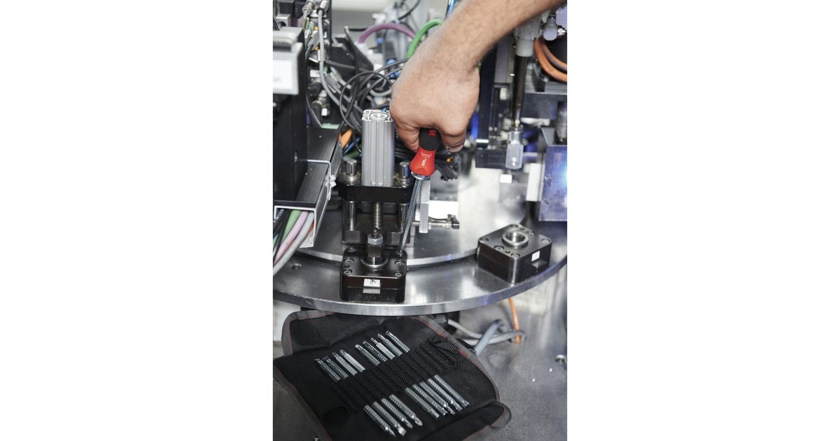 Wiha Schraubendreher mit Wechselklingen-Set SYSTEM 6(schwarz/rot, 12-teilig, mit Rolltasche)